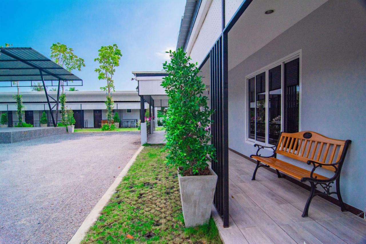 פראצ'ואפ קירי קאן Oyo 533 Runya Poolvilla מראה חיצוני תמונה
