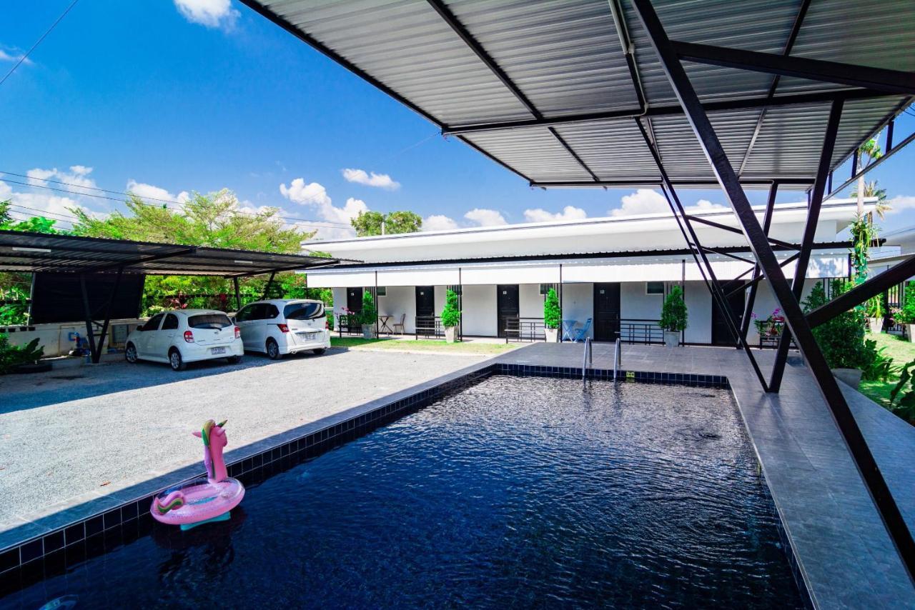 פראצ'ואפ קירי קאן Oyo 533 Runya Poolvilla מראה חיצוני תמונה