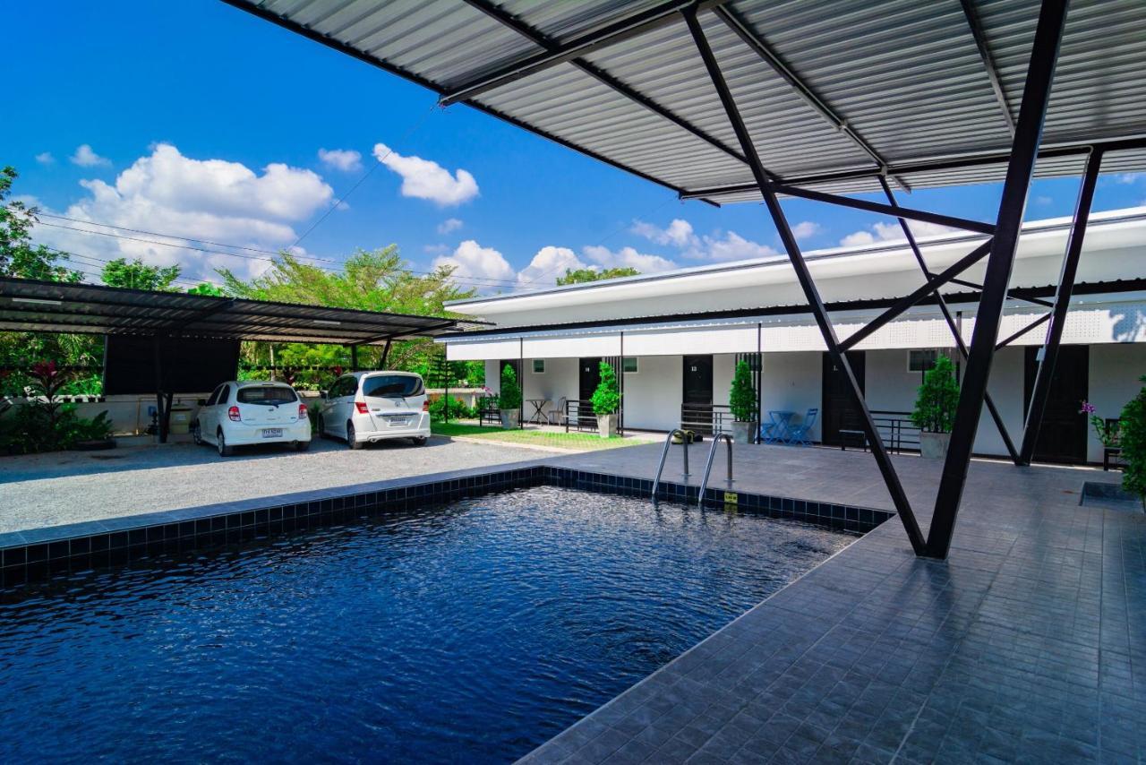 פראצ'ואפ קירי קאן Oyo 533 Runya Poolvilla מראה חיצוני תמונה